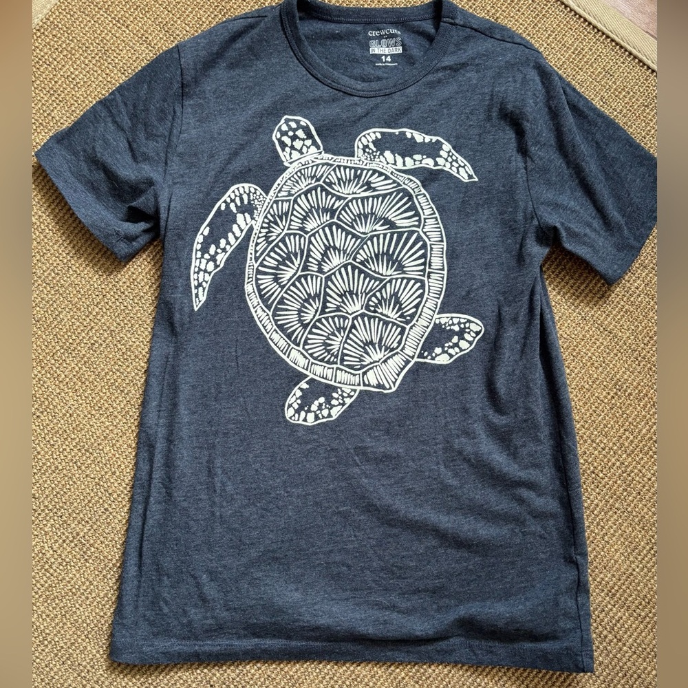 J Crew Crewcuts Kids  Turtle Graphic Tee Boys Size 14 {Glow in the Dark}